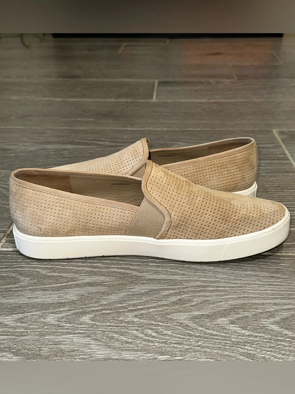 Vince Blair 5 Tan Perforated Leather Slip On Sneakers Shoes Platform Women’s 9.5